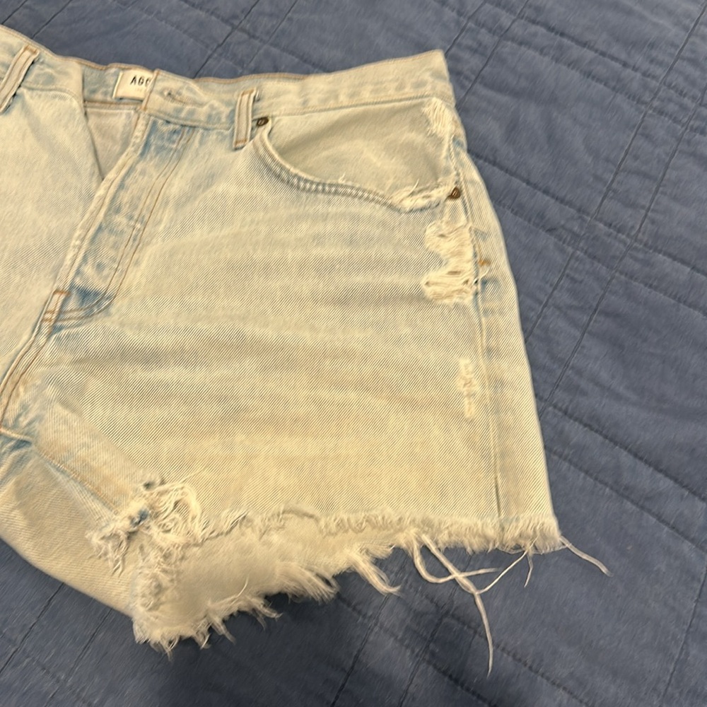 AGOLDE Blue Jean Shorts Frayed Cut-Off Style - Picture 5 of 6